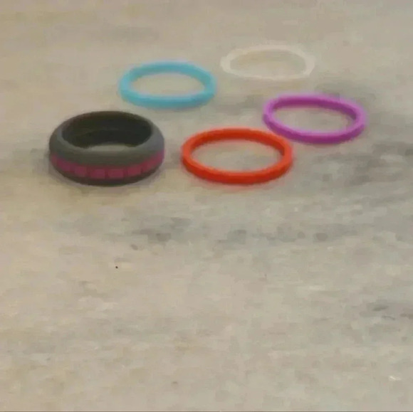 Size 8 rubber ring - Picture 1 of 3